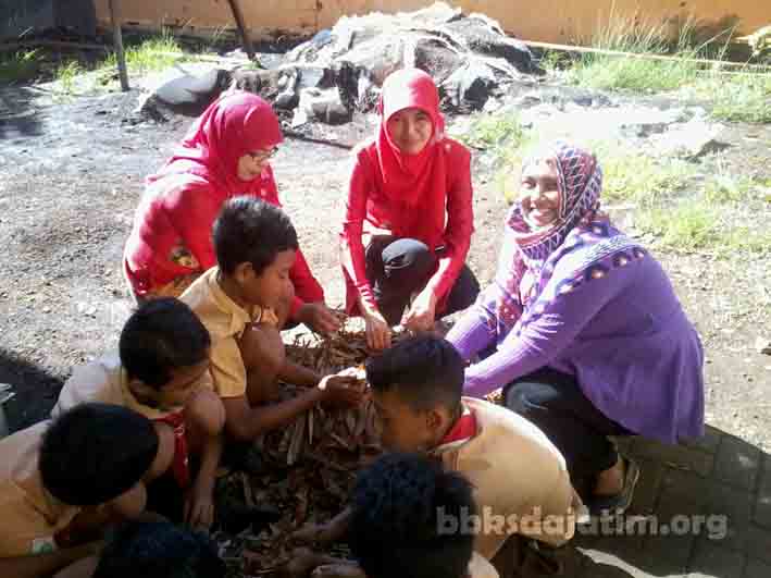Penyuluhan Konservasi Pada Sekolah Sekitar Kawasan Gunung Baung