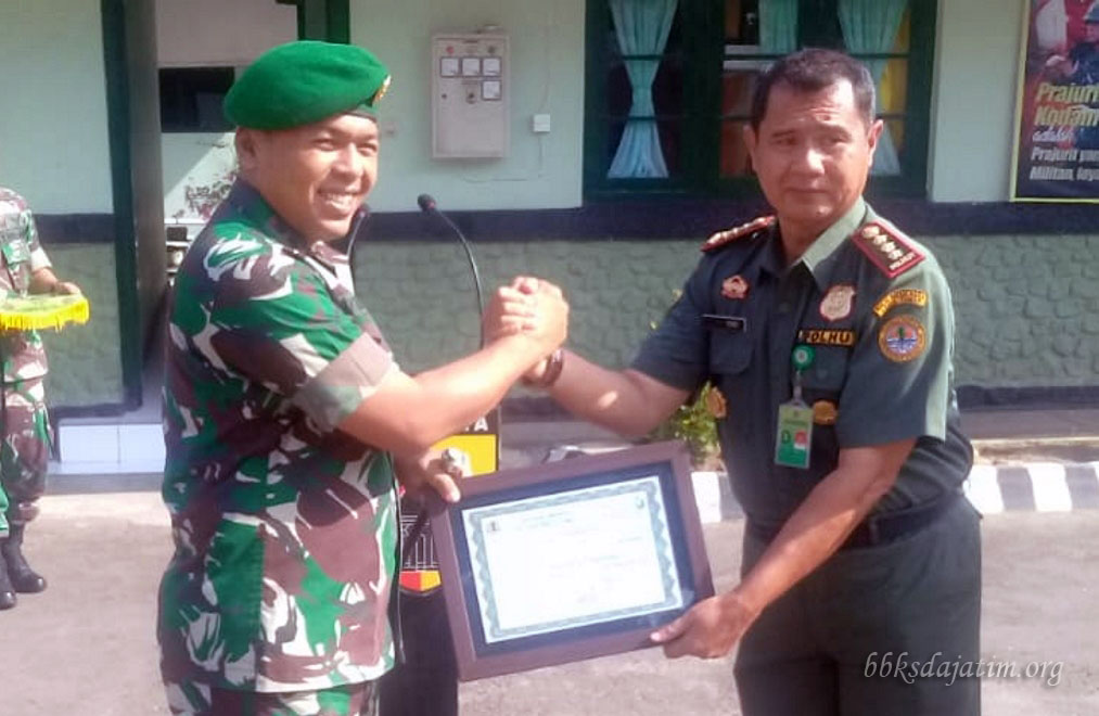 BBKSDA Jatim Serahkan Penghargaan KODIM 0825