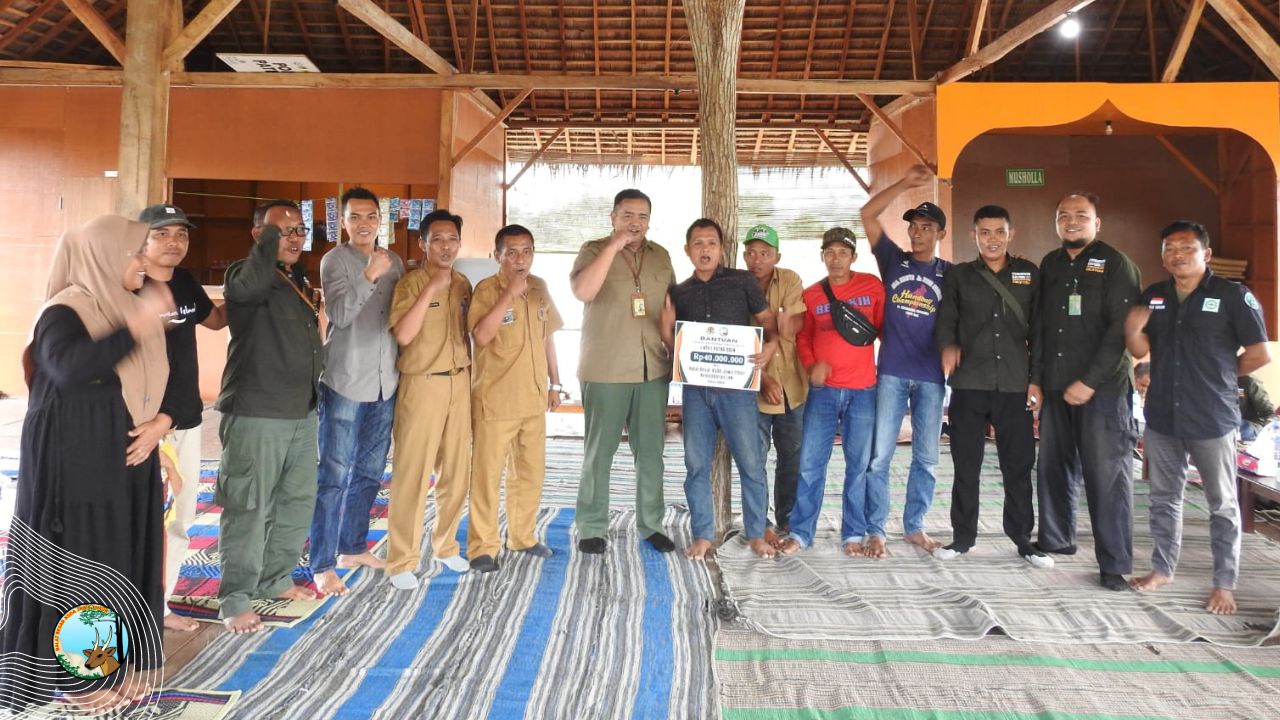 Jaga Kelestarian Hutan, BBKSDA Jatim Gelontor Bantuan di Bawean