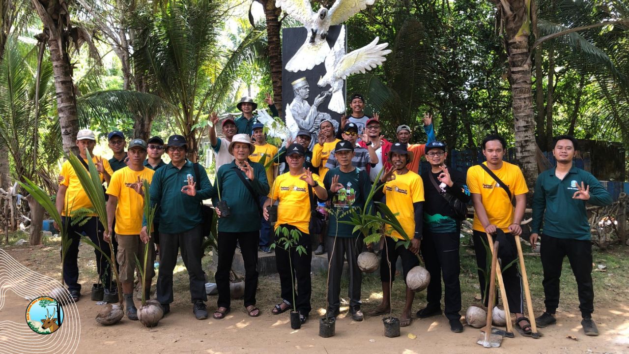 Pembinaan Habitat dan Monitoring Populasi Kakatua Jambul Kuning