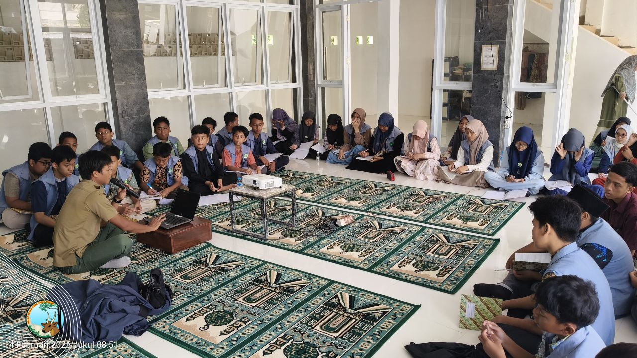 Edukasi Konservasi: BKSDA Jatim Kenalkan Satwa Endemik kepada Siswa Binar Junior High School