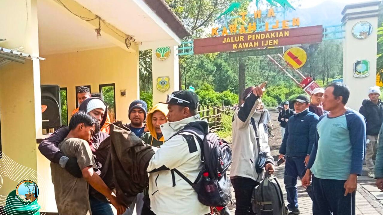 Tersesat Dalam Pelukan Kawah Ijen: Sekejap Hilang, Seumur Hidup Jadi Pelajaran