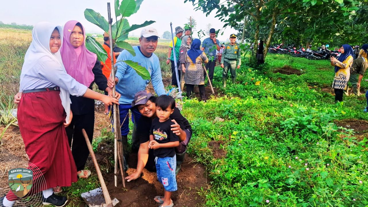 Ketika Anak-Anak SD Menjawab Krisis Alam dengan Menanam Ficus di Penyangga Cagar Alam