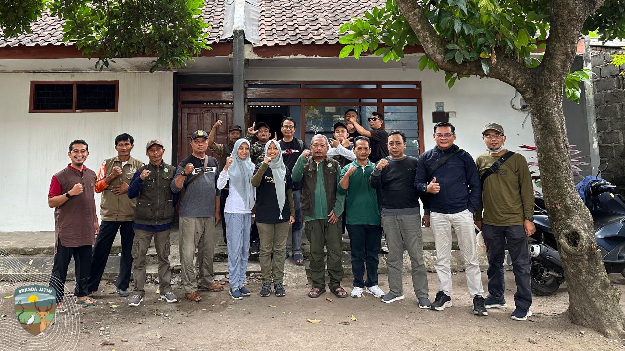 Dari Hening Cagar Alam ke Denting Sendok Garpu di Kantor RKW 02 Blitar