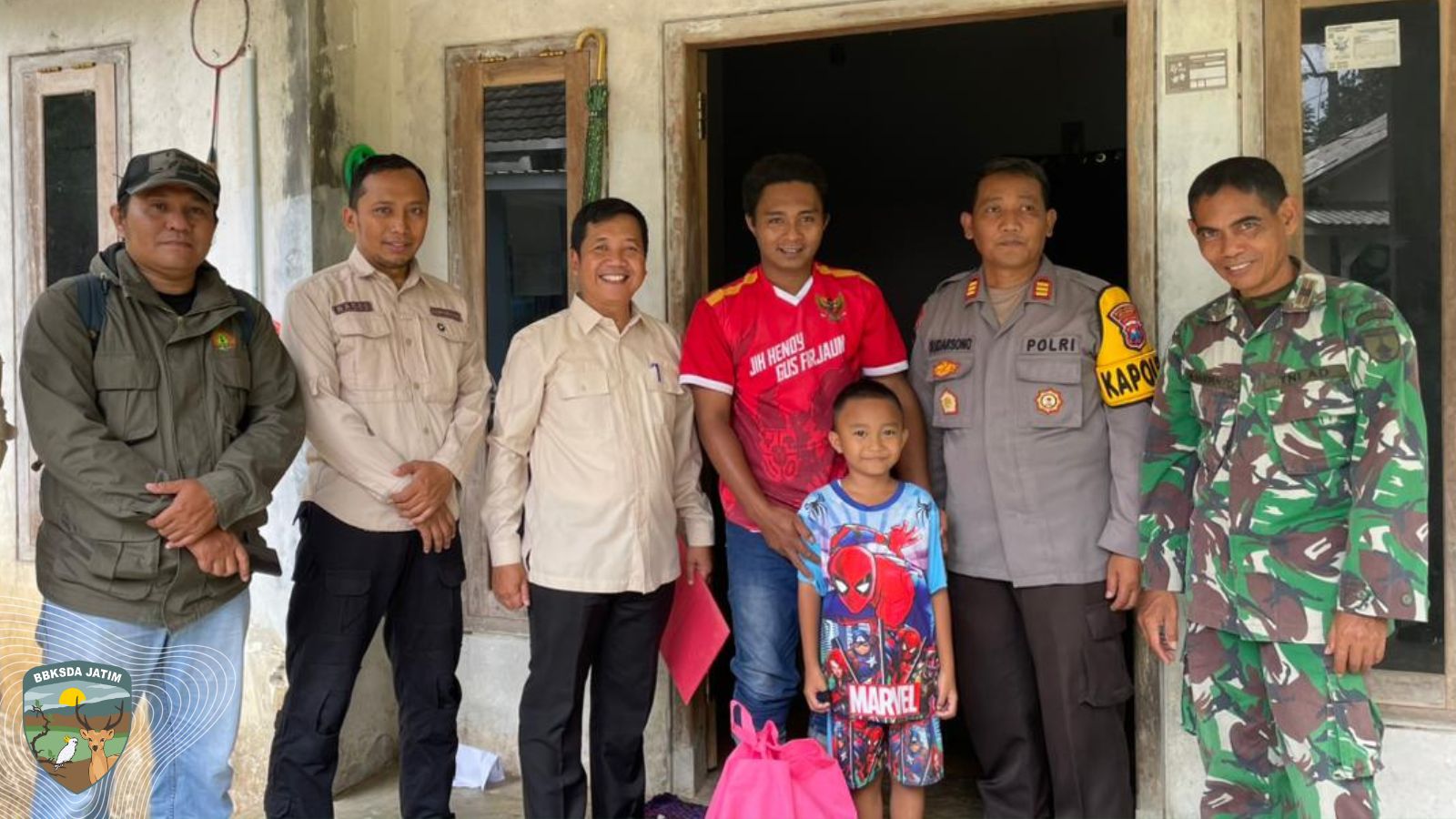 Konflik Monyet Ekor Panjang dan Manusia Pecah, 7 Orang Terluka