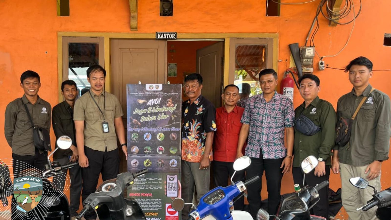 Menyapa Pedagang, Petugas Gencarkan Sosialisasi Burung Dilindungi di Pasar 17 Agustus Pamekasan