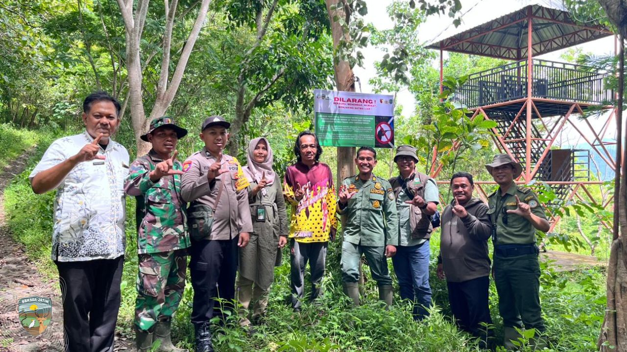 Demi Kelestarian Satwa Liar, Bebagai Pihak Pasang Papan Larangan Berburu di Trenggalek