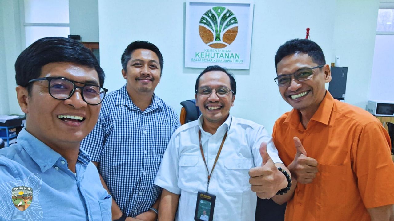 Di Balik Logo Badak Jawa, Peran Pers Dalam Cerita Konservasi Jawa Timur