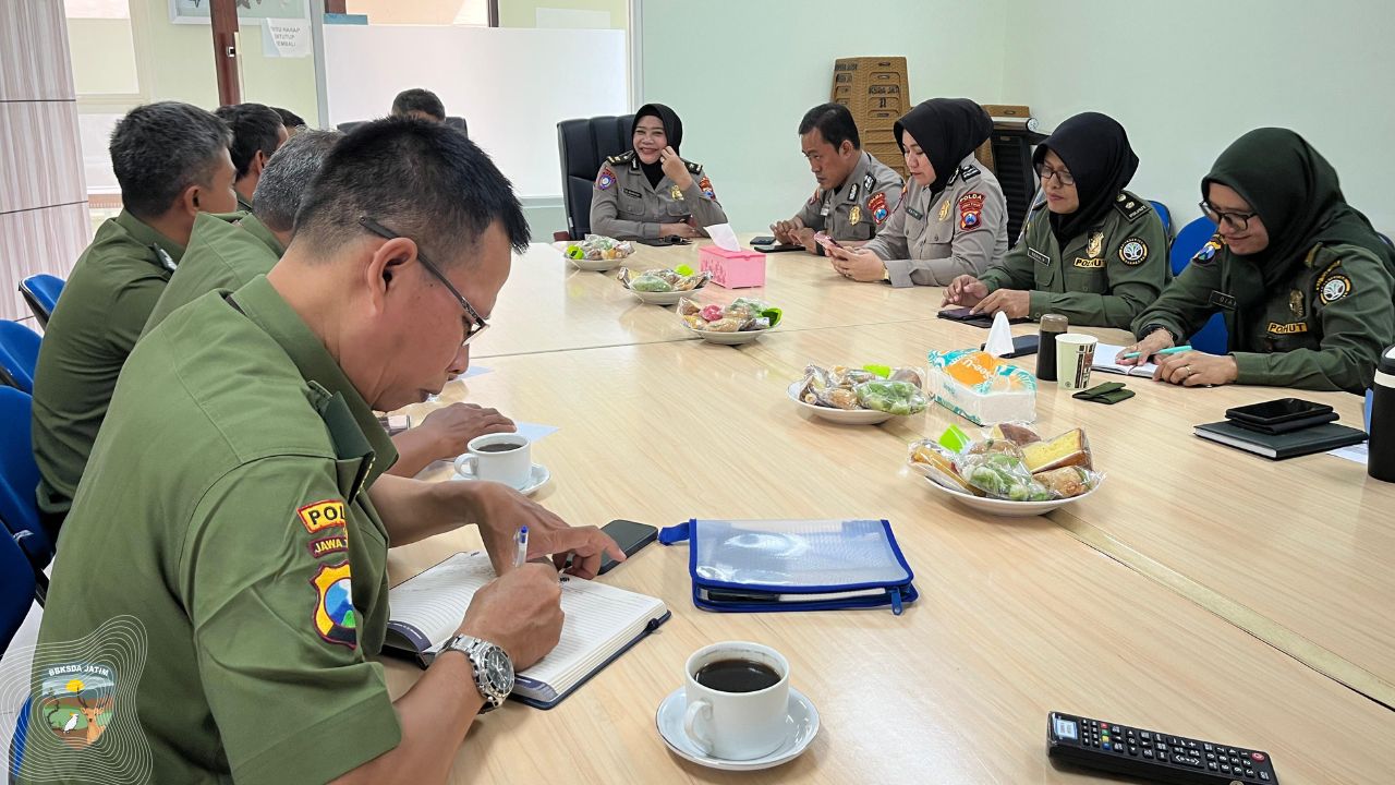 Tingkatkan Komunikasi, DitBinmas Polda Jatim Bina Polhut BBKSDA Jatim